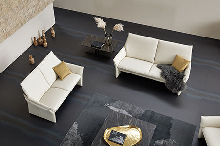 Formschön und rückenfreundlich: Designsofa TANGRAM 9065 von himolla